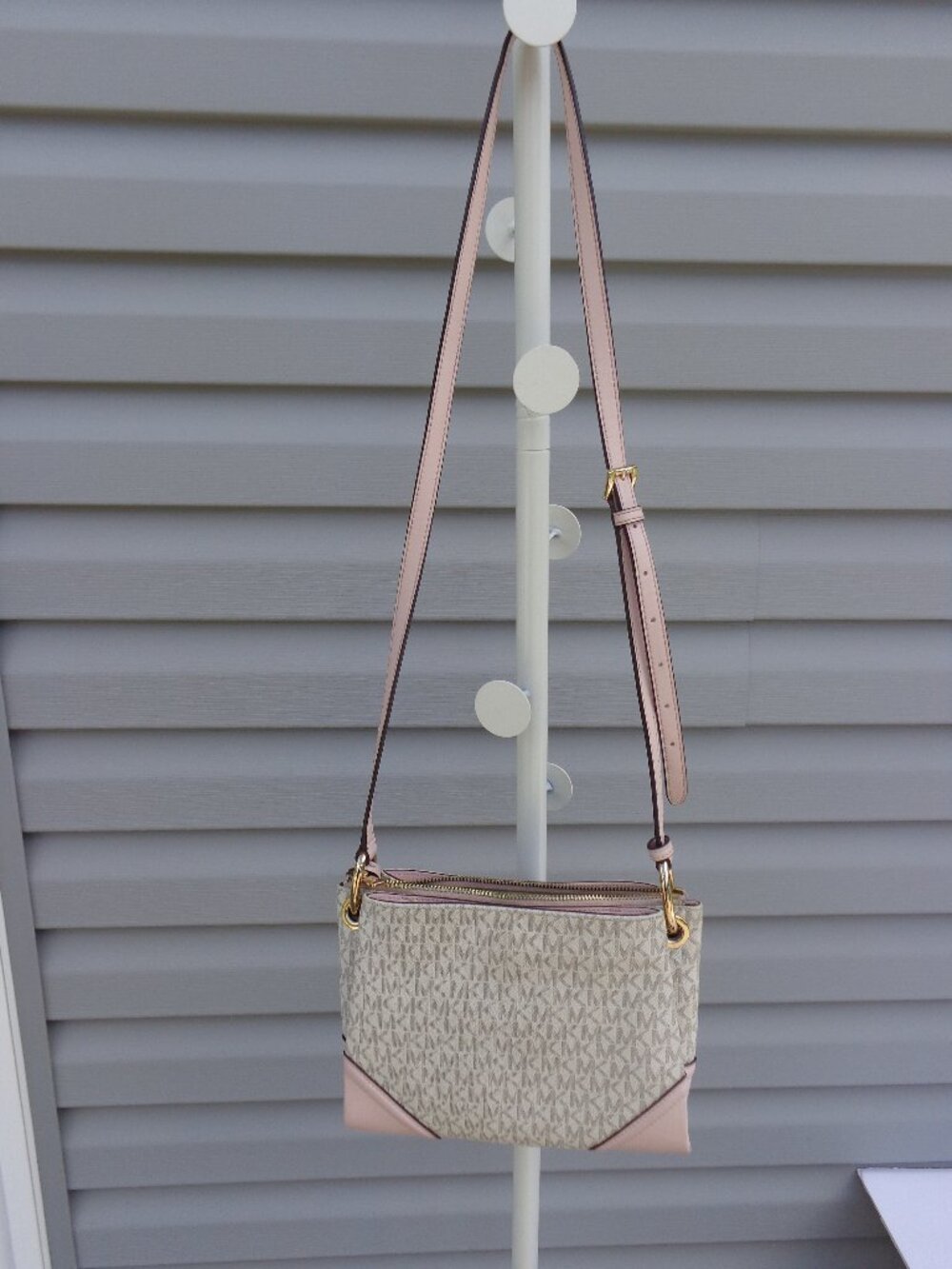 Michael Kors Nicole Triple Compartment Vanilla Pink Crossbody Ballet Bag - Picture 6 of 13